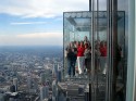 Уникални стъклени балкони на небостъргача Willis Tower в Чикаго